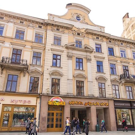Guest House Adam Mickiewicz リヴィウ エクステリア 写真
