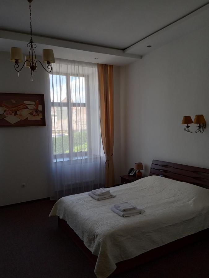 Guest House Adam Mickiewicz リヴィウ エクステリア 写真