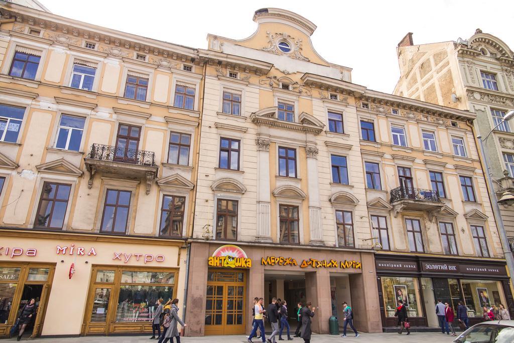 Guest House Adam Mickiewicz リヴィウ エクステリア 写真